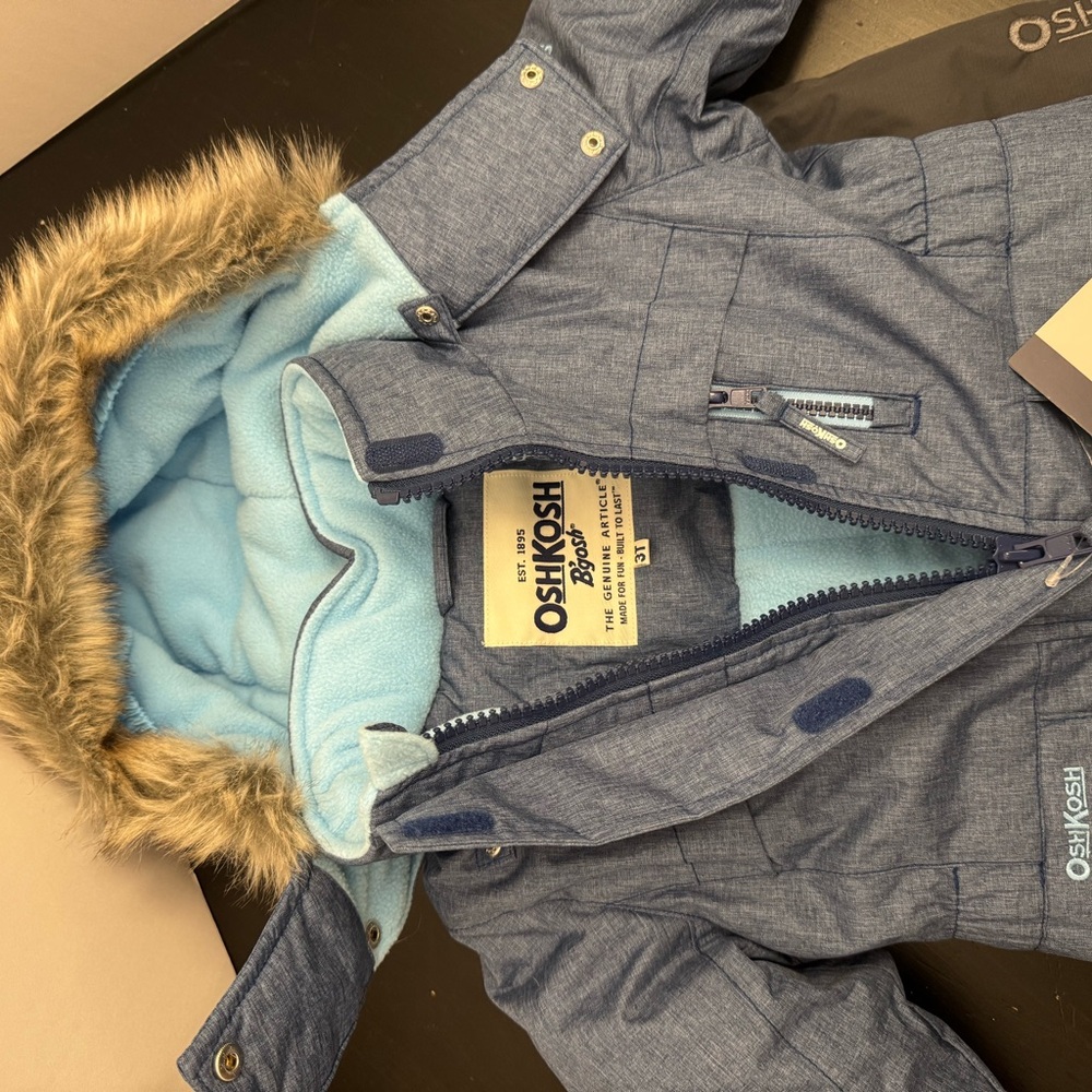 OshKosh B’gosh 3T Winter Parka and Snowpants NWT Faux Fur Hood Snowsuit